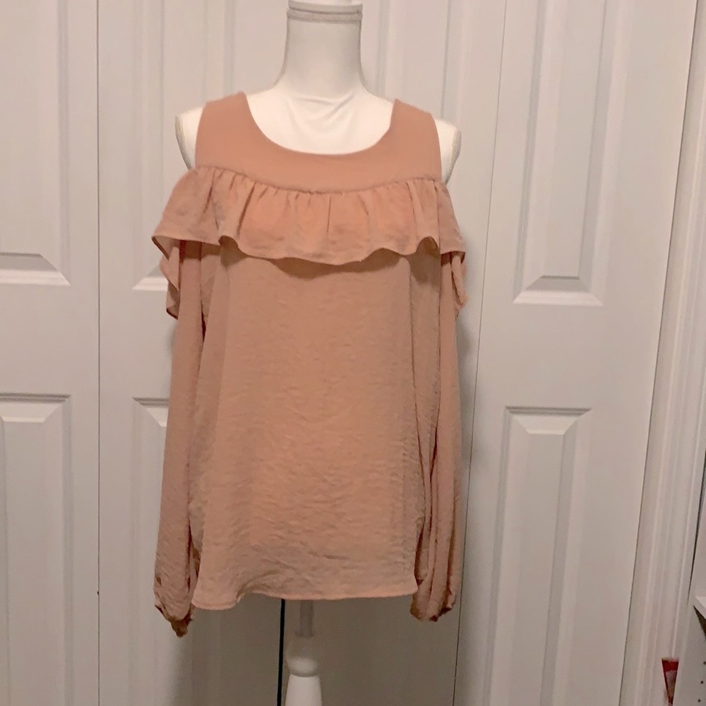 Pleione. Peach cold shoulder blouse. Long sleeved. Size L